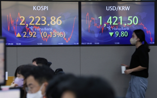 Seoul shares snap 4-day decline amid recession woes