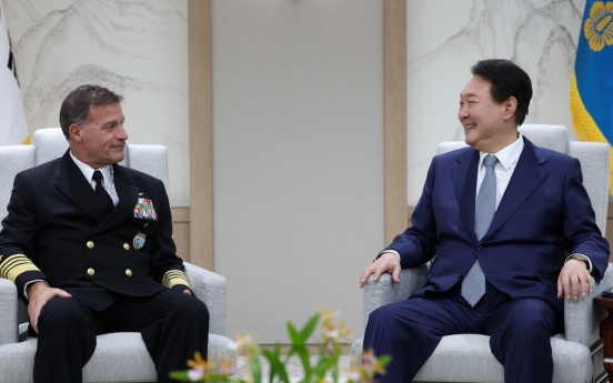 Yoon meets US Indo-Pacific Command chief amid N. Korea's missile launches