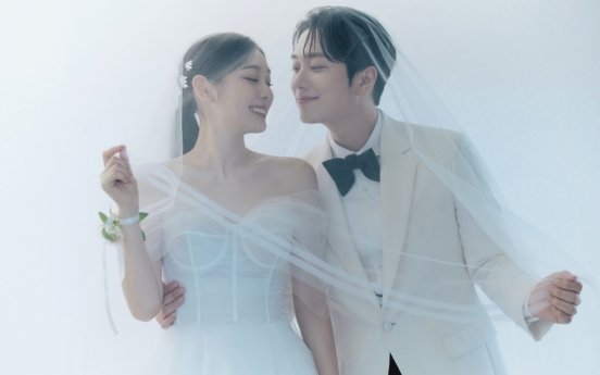 Figure skating legend Kim Yu-na releases pre-ceremony photos before exchanging vows