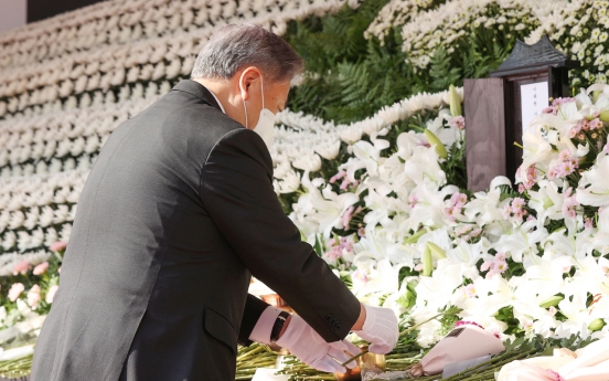 Foreign Minister seeks equal support for foreign victims of Itaewon disaster