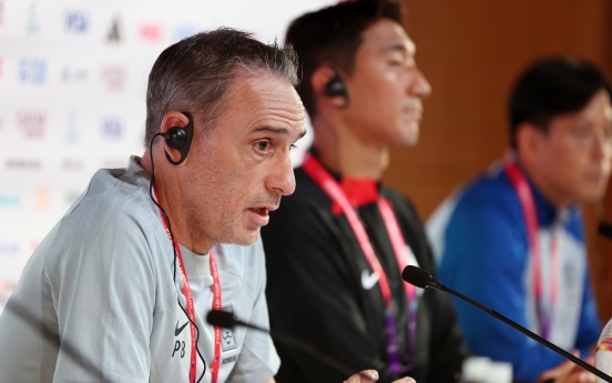 [World Cup] <b>S</b>. Korea coach sees no need for his underdog team to feel pressure