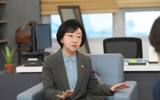 [Herald Interview] Korea should treat drug abuse epidemic as it did COVID-19: minister