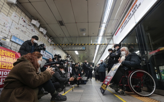 Seoul Metro files damages suit against disability advocacy group