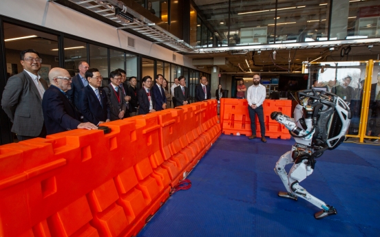 Minister visits Boston Dynamics, Hyundai Motor’s robotics pioneer