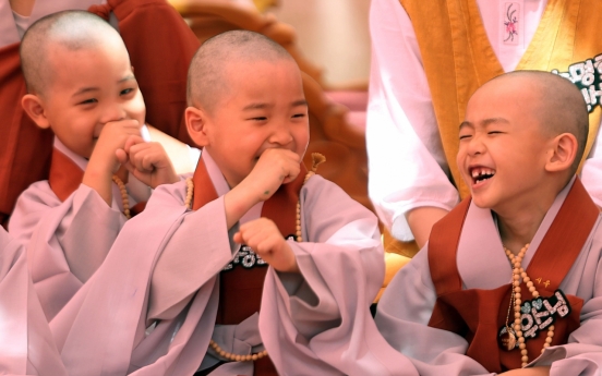 [Photo News] Smiling young monks at Jogyesa