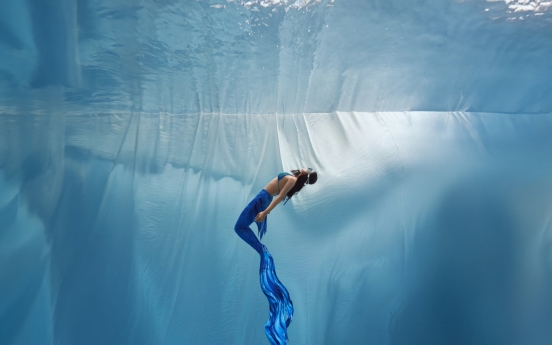 [Weekender] 'Dive into fantasy': Korean aquaphiles turn to art of mermaiding