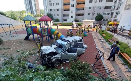 SUV plunges 30 meters into playground, leaves 1 dead