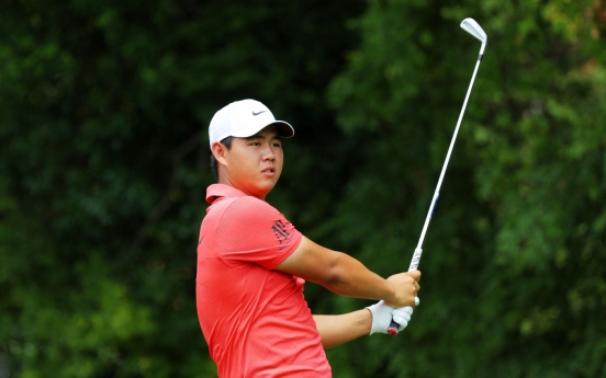 Tom Kim 5 back of 1st round lead at Tour Championship
