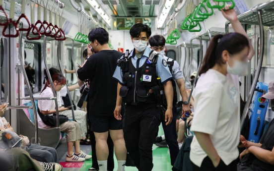 4 injured after false crime alert on Seoul subway