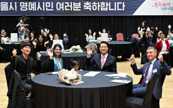 Seoul awards honorary citizenship to 15 foreign nationals