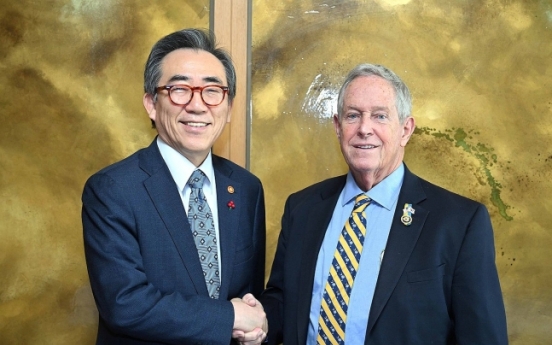 FM Cho discusses bilateral ties, NK issues with visiting US congressman