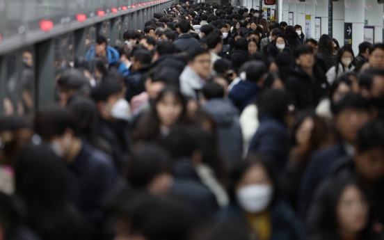 Subway operations delayed in Seoul due to heavy snowfall