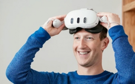 Zuckerberg to discuss developing mixed reality headset with LG chief