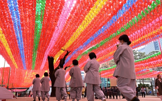Buddhist Lantern Festival gets younger