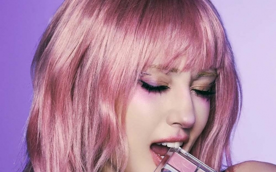 [Weekender] Why aren't K-pop stars cashing in on cosmetics?