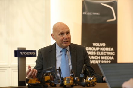  Volvo CE bets big on potential of electric excavators