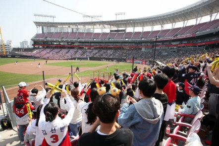 Amid off-field incidents, new KBO season to feature repeat title bid, managerial duels