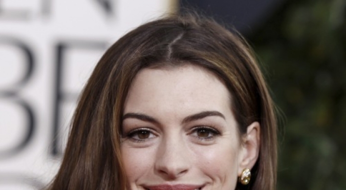 Anne Hathaway to play Catwoman in Batman movie
