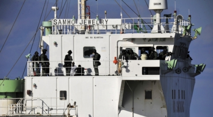 Five Somali pirates detained aboard S. Korean warship: source