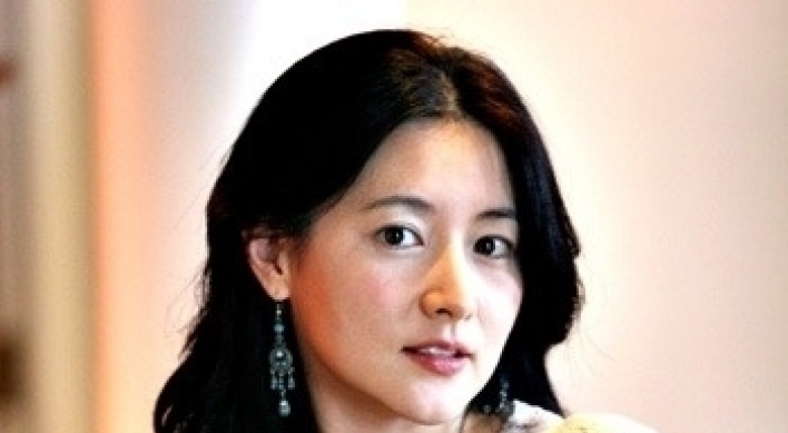 Actress Lee Young-ae gives birth to twins