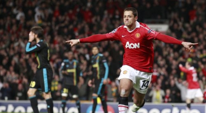 Hernandez brace sends United into quarters; Inter also move on