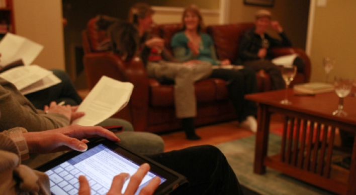 e-readers infiltrate book clubs
