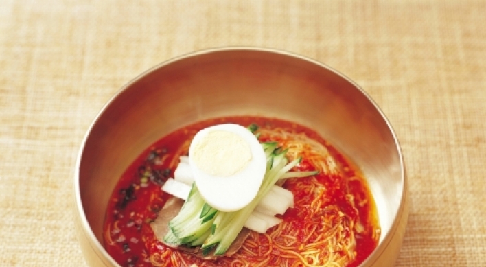 [Korean Kitchen] Bibim-naengmyeon (Mixed cold buckwheat noodles)