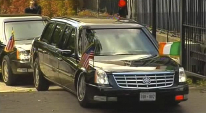 Obama's motorcade hits snag on Irish trip