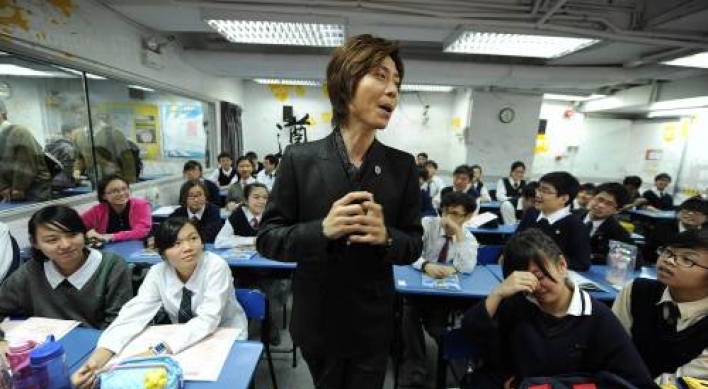 Exam-obsessed Hong Kong makes celebrities of tutors