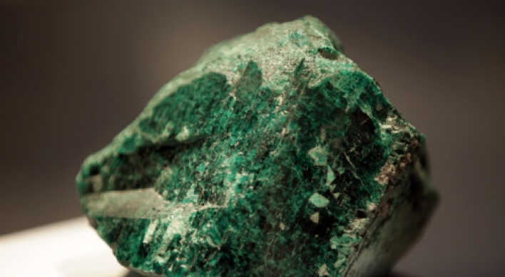 World’s biggest emerald shines in Colombia