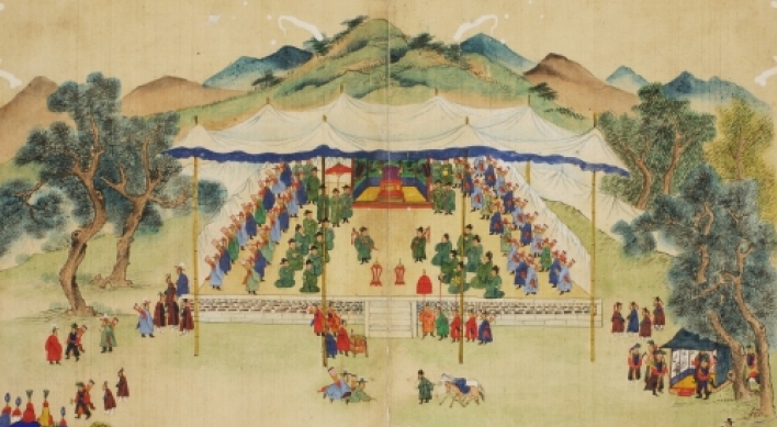 Exhibition on beauty of ancient royal palace, culture