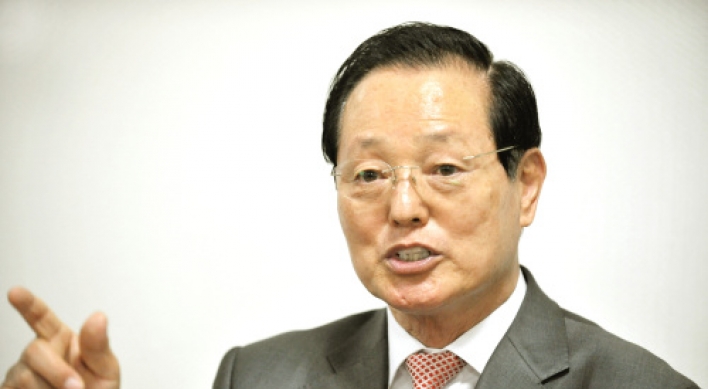 Cho pushes for easier overseas voting