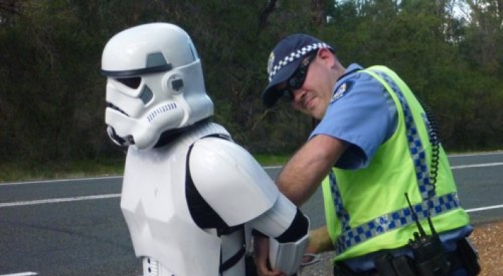 Star Wars trooper walks across Australia for charity