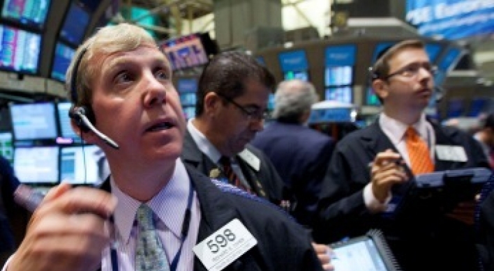 US markets fall sharply after S&P downgrade
