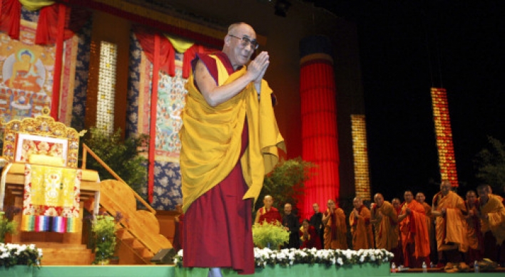 Dalai Lama begins 3-day visit to France