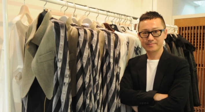 Designer starts anew with eye on overseas market