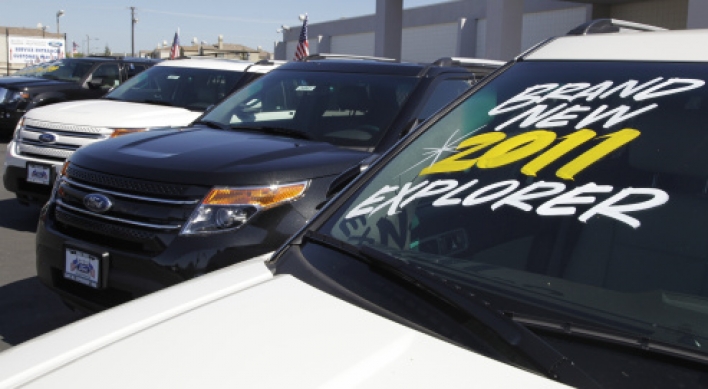 U.S. retail sales flat, auto demand declines