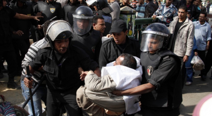 Clashes erupt ahead of Egypt vote, killing 2