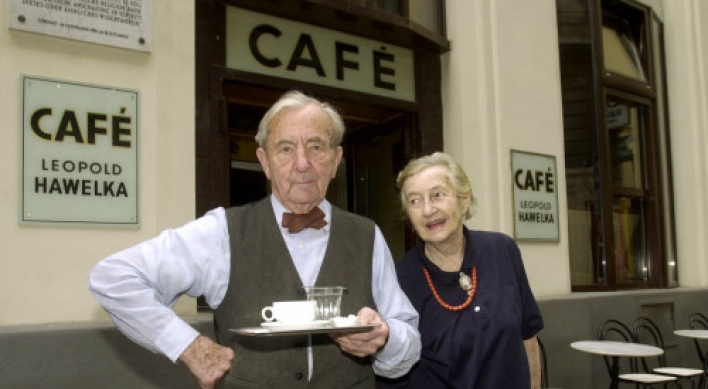 Viennese cafe icon Hawelka dead at 100