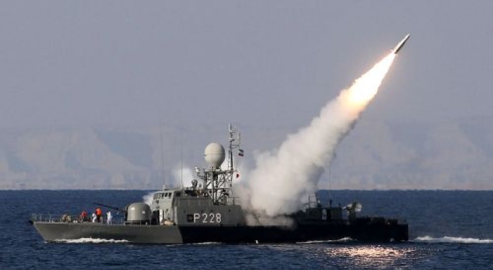 Iran tests cruise missile during navy war games