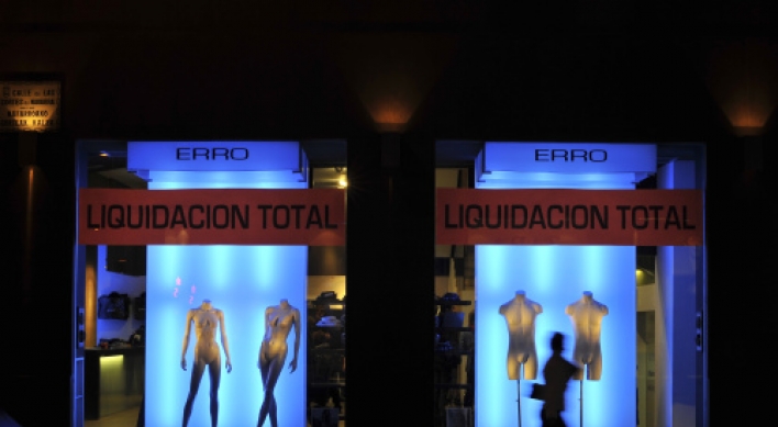 Spain’s ailing retailers slash prices to lure shoppers