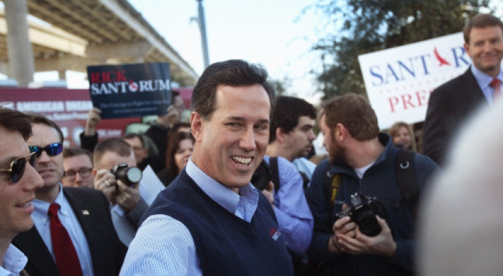 Santorum edges Romney in final Iowa count