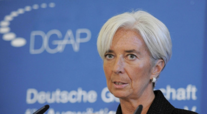 IMF, Germany at odds over how to rescue Europe
