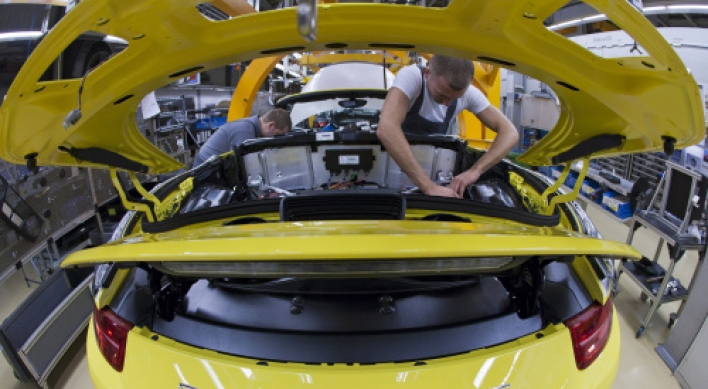 Euro-area manufacturing, services expand