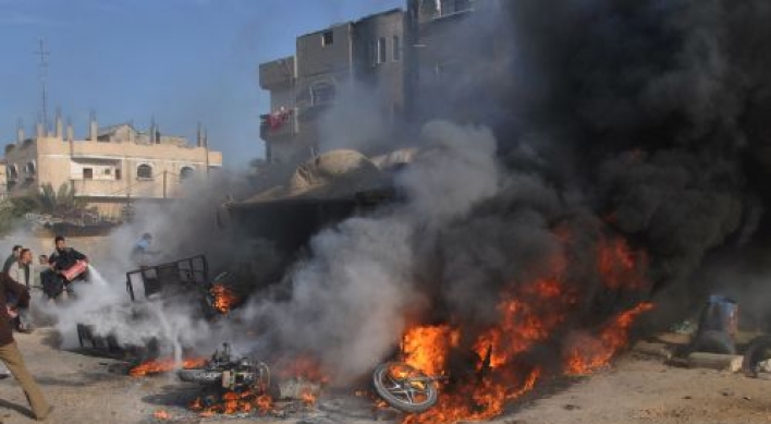 Israeli air strikes kill 16 in Gaza