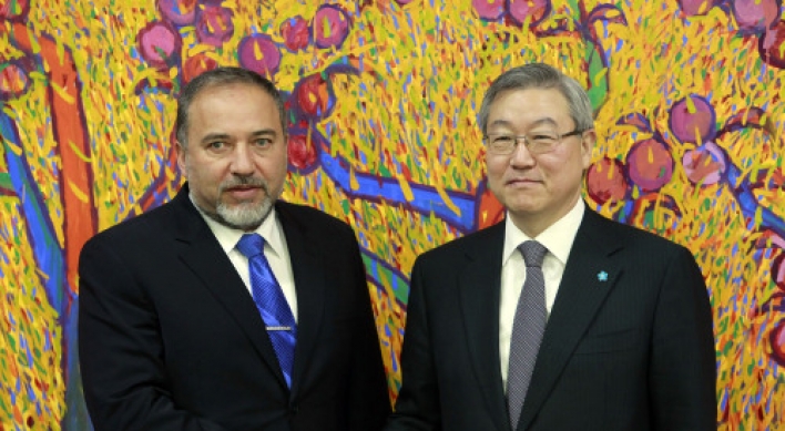 Kim, Israeli minister discuss relations, regions