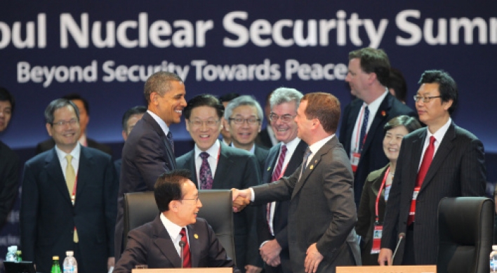 Leaders agree to seek concrete action to fight nuclear threats