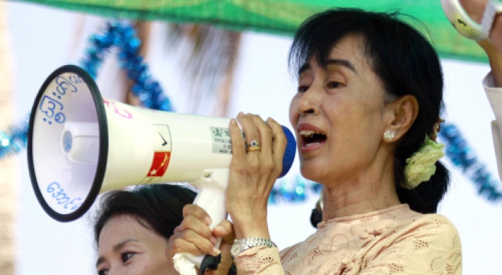 Myanmar's Suu Kyi reported winning historic vote