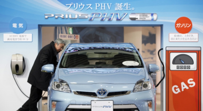 Toyota sets Prius sales record on bigger lineup