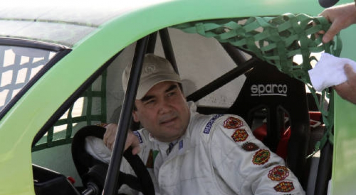 Turkmen president wins on racing track